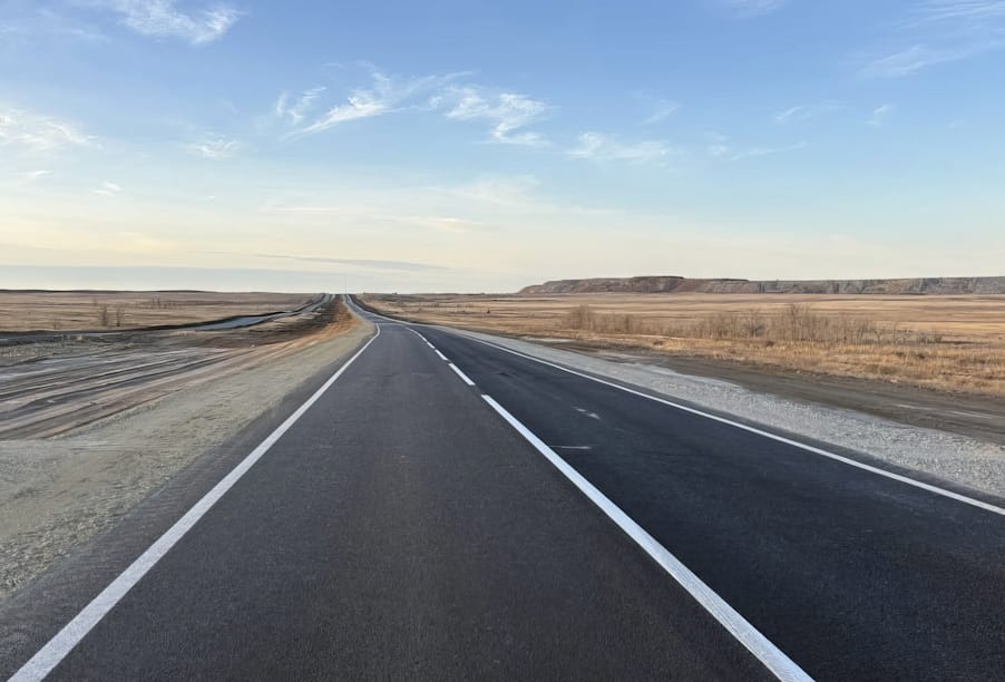 Оренбургская область: завершен капитальный ремонт подъездной дороги к городу Ясный